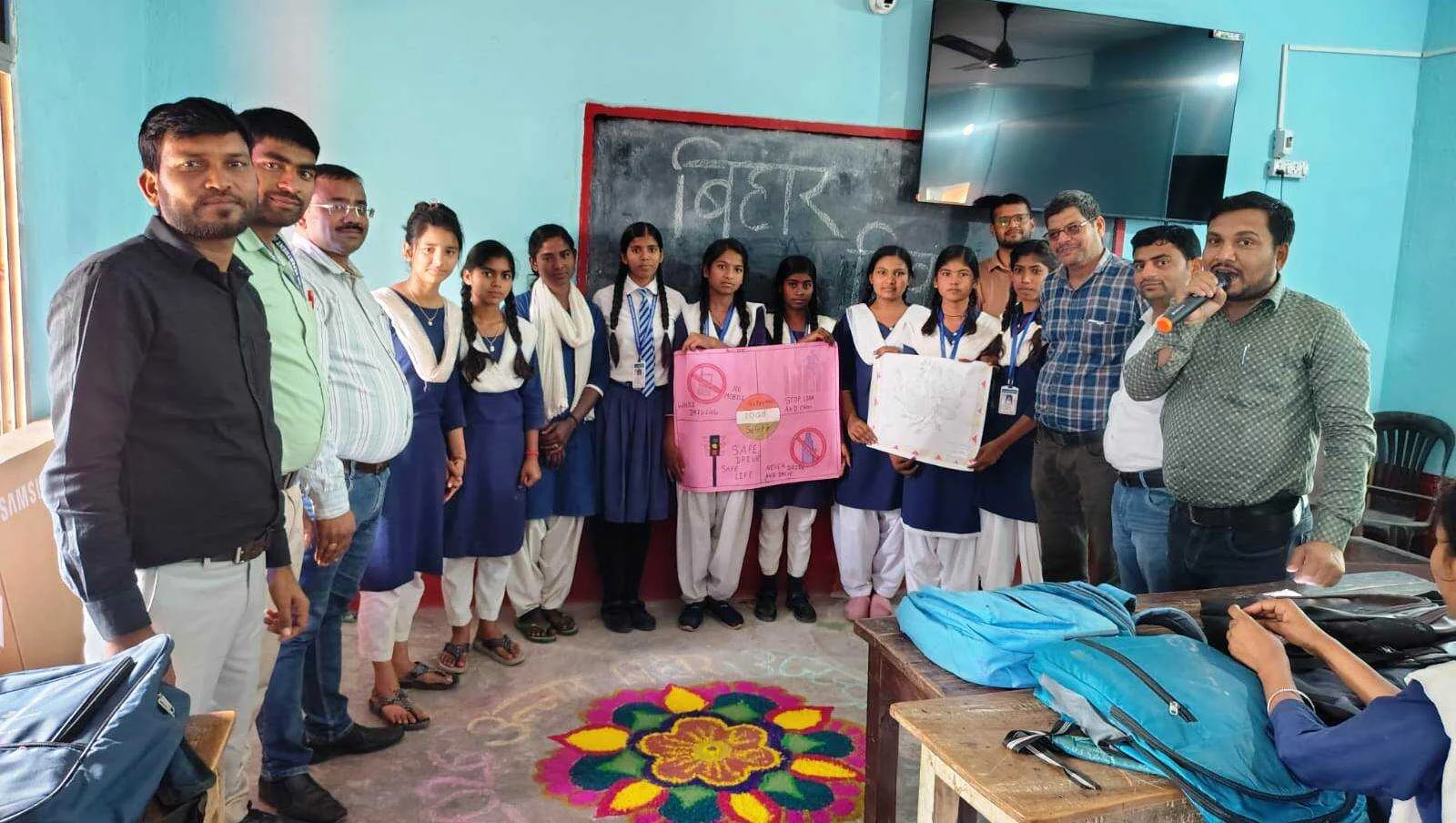 बिहार दिवस पर उच्च माध्यमिक विद्यालय महेशपुर में हुआ मेधा प्रतियोगिता का आयोजन 10