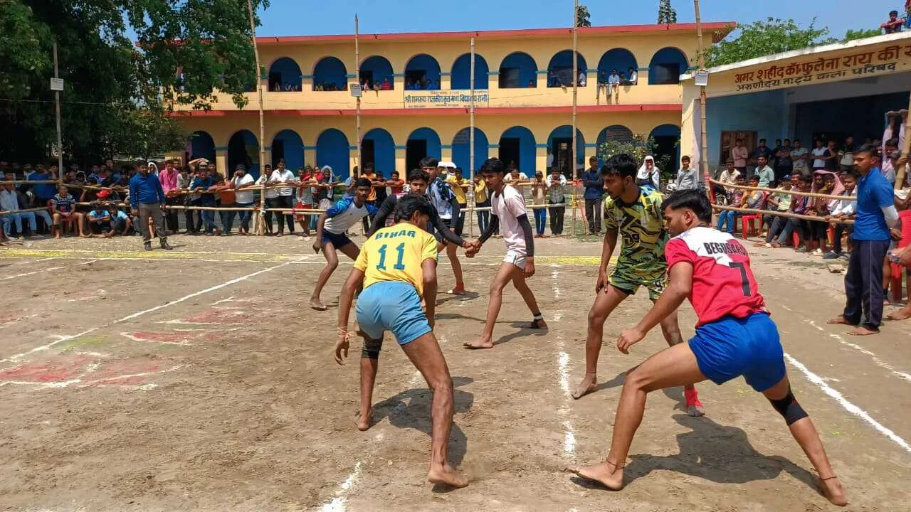 बछवाड़ा में दो दिवसीय कबड्डी प्रतियोगिता का भव्य आगाज, विभिन्न जिले के 16 टीमों ने दिखाया दमखम 5