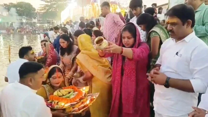 नालंदा में चैती छठ का उल्लास, पहले अर्घ्य पर घाटों पर उमड़ी श्रद्धालुओं की भीड़,सुरक्षा के पुख्ता इंतजाम 1