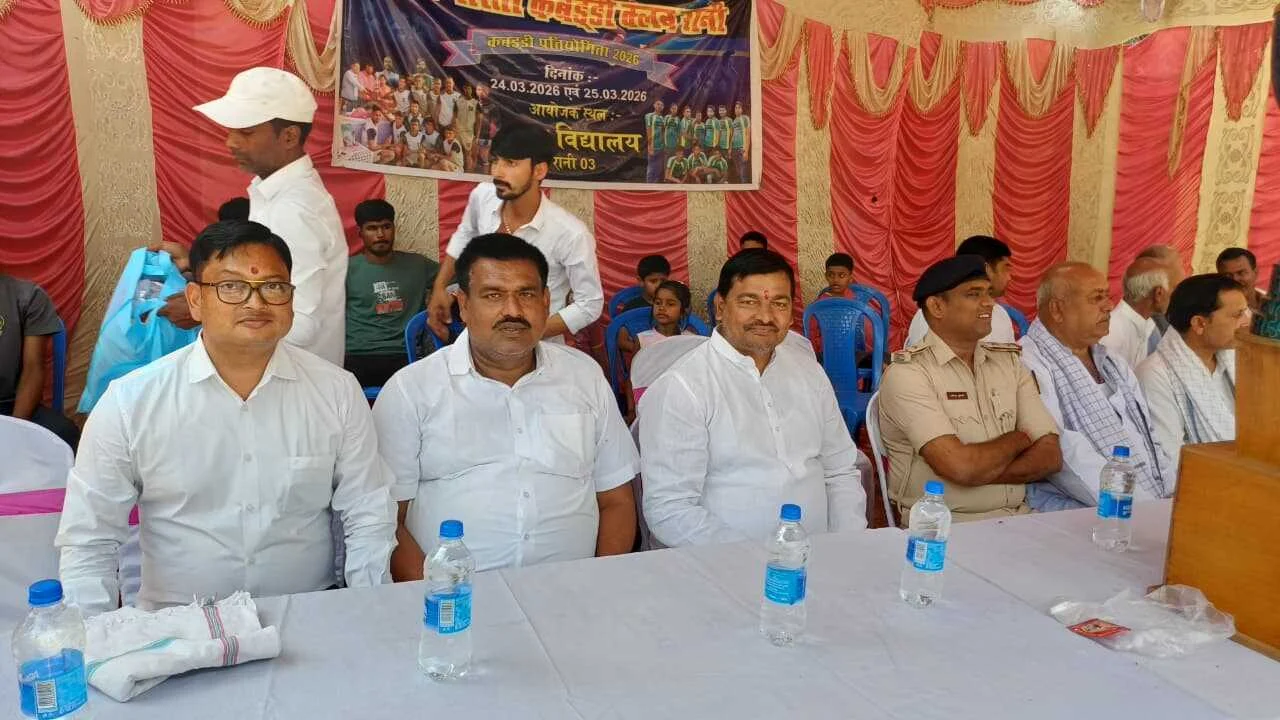 बछवाड़ा में दो दिवसीय कबड्डी प्रतियोगिता का भव्य आगाज, विभिन्न जिले के 16 टीमों ने दिखाया दमखम 4