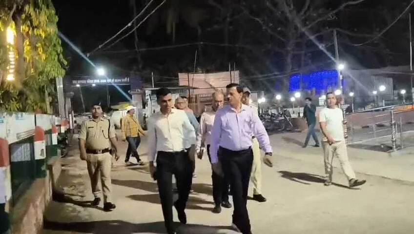 बेगूसराय सदर अस्पताल में डीडीसी का औचक निरीक्षण: बिना सूचना पहुंचे आकाश चौधरी, मची अफरा-तफरी; वार्डों में घूमकर परखी व्यवस्था 3