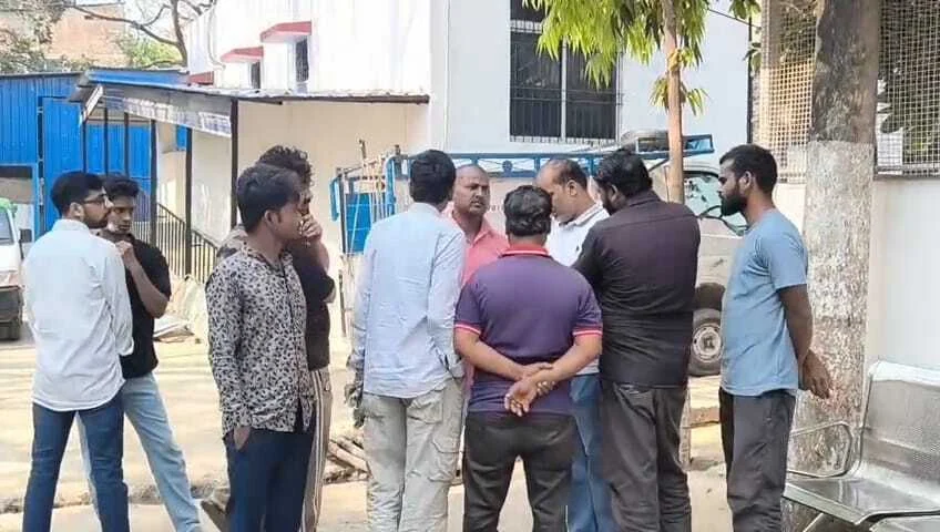 बेगूसराय में युवक की संदिग्ध मौत: पिता का आरोप- 'दोस्तों ने बुलाकर की हत्या', पुलिस बोली- 'सड़क हादसा', उलझी गुत्थी 9