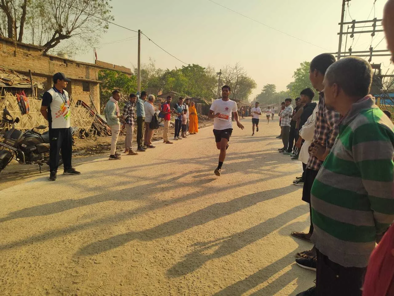 सिमरिया धाम में 'रन फॉर गंगा' का सफल आयोजन; केन्या, यूपी और बिहार के धावकों ने दिखाया दमखम 6