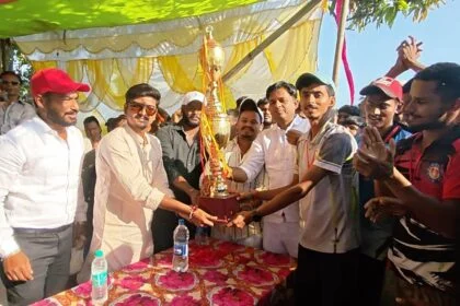 नालंदा: जोगा बीघा में धनंजय स्मृति क्रिकेट टूर्नामेंट का भव्य समापन; बानाबीघा बना चैंपियन 43