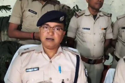 बेगूसराय पुलिस की बड़ी कामयाबी: चर्चित जमीन कारोबारी वरुण सिंह के हत्यारे गिरफ्तार, रणधीर महतो ने रची थी साजिश 29