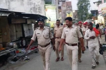 वीरपुर में रामनवमी और चैती दुर्गा पूजा को लेकर पुलिस का फ्लैग मार्च, शांति व्यवस्था की अपील 29
