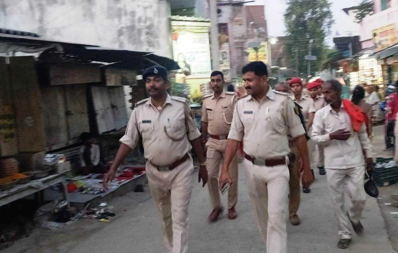 वीरपुर में रामनवमी और चैती दुर्गा पूजा को लेकर पुलिस का फ्लैग मार्च, शांति व्यवस्था की अपील 6