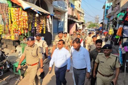 एसडीएम तेघरा का प्राथमिक विद्यालय नया टोला दुलारपुर में औचक निरीक्षण, शिक्षा एवं एमडीएम व्यवस्था पर विशेष जोर 23