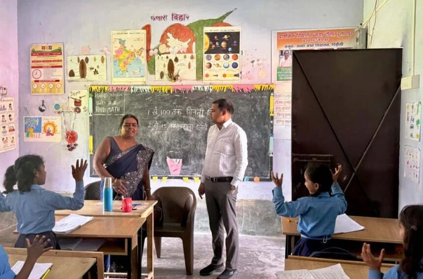 एसडीएम तेघरा का प्राथमिक विद्यालय नया टोला दुलारपुर में औचक निरीक्षण, शिक्षा एवं एमडीएम व्यवस्था पर विशेष जोर 1