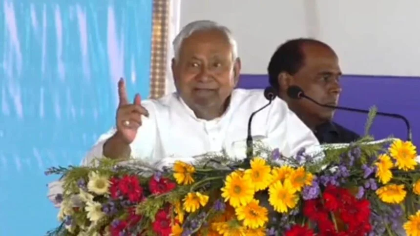 नालंदा: समृद्धि यात्रा को लेकर मुख्यमंत्री नीतीश कुमार पहुंचे दीपनगर स्टेडियम, एक विशाल जनसभा को किया संबोधित, कहा नालंदा की सड़के अस्पताल होगा हाईटेक 1