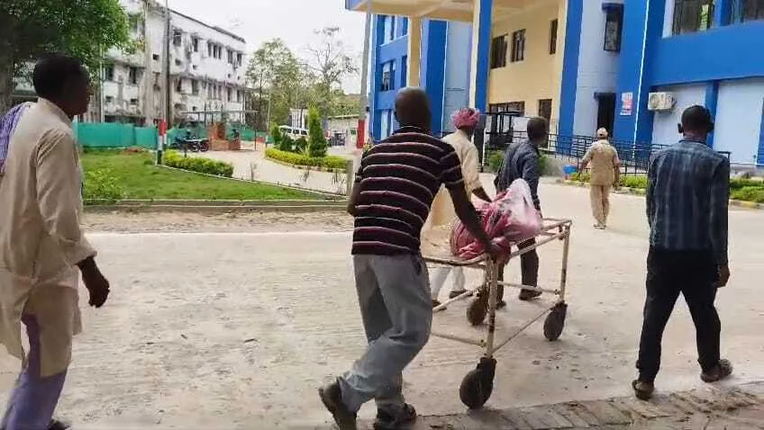 नालंदा: इंटर की छात्रा ने गोली मारकर किया आत्महत्या,परिजनों ने गोली मारकर हत्या की जताई आशंका, मौके से हथियार बरामद, पुलिस हत्या आत्महत्या दोनों पहलू पर कर रही है जांच 2