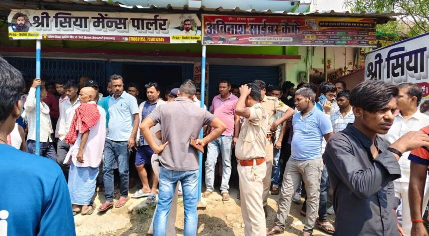 बदमाशों ने साइबर कैफे में किया तोडफ़ोड़,विरोध करने पर किया मारपीट और चार राउंड फायरिंग, रसोई गैस को लेकर हुआ था विवाद 1