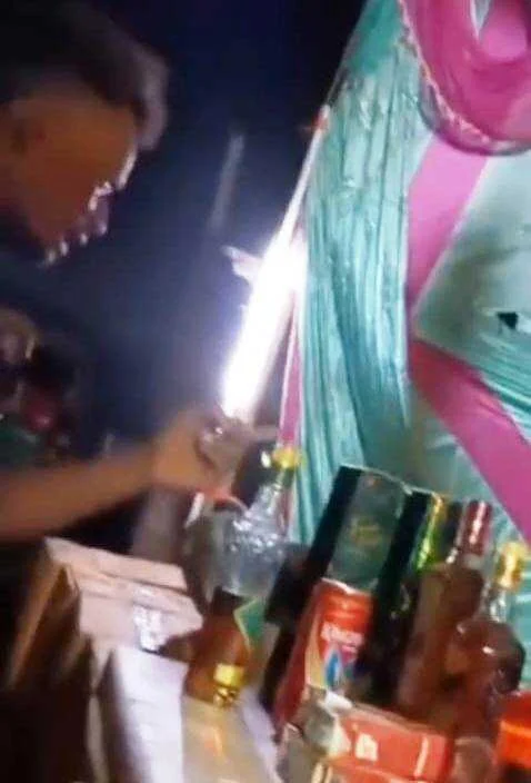 समस्तीपुर: केवल स्थान मेले में खुलेआम शराब बेचे जाने की खबरें प्रसारित होने के बाद भी प्रशासन मौन,प्रशासन पर उठ रहे कई गंभीर सवाल 6