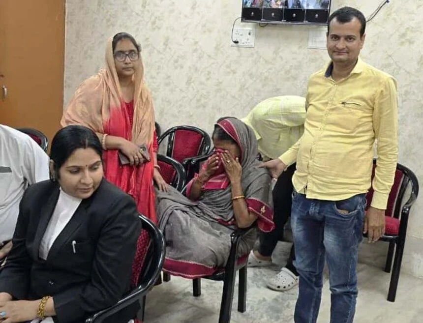 तेघड़ा में मां के आंसू देख भावुक हुए एसडीएम, बेटे को समझाया 'मां का सम्मान ही सबसे बड़ा कर्तव्य'; भरण-पोषण पर बनी सहमति 1