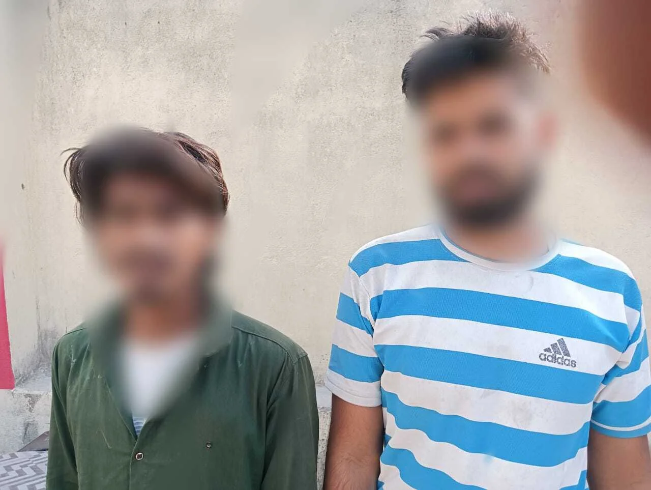 समस्तीपुर में शराब तस्करों पर पुलिस की बड़ी करवाई, 12 चक्का ट्रक से 882 लीटर विदेशी शराब बरामद, चालक खलासी गिरफ्तार 2