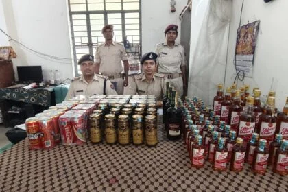 समस्तीपुर रेल पुलिस की बड़ी कार्रवाई, दलसिंहसराय स्टेशन से भारी मात्रा में विदेशी शराब बरामद; एक गिरफ्तार 18
