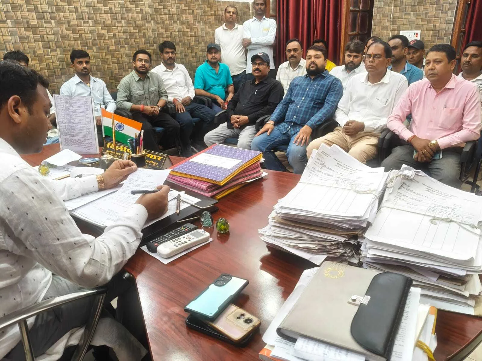 समस्तीपुर: एसडीओ दिलीप कुमार ने गैस एजेंसियों के साथ की बैठक, शादी के सीजन में सुचारू आपूर्ति के निर्देश 4