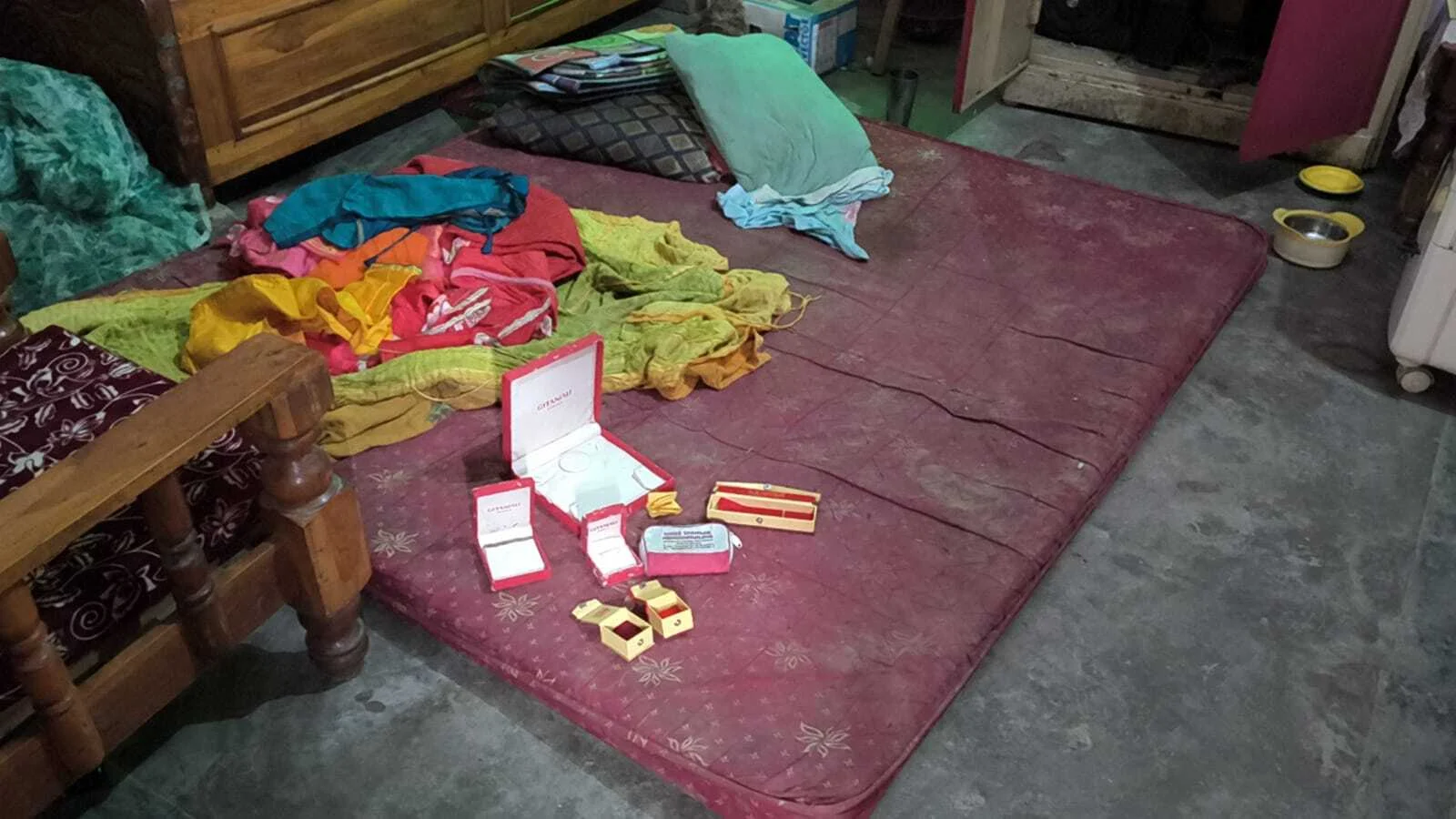 बेगूसराय में चोरी की बड़ी वारदात, घर से लाखों के जेवर-नकदी उड़ा ले गए चोर, पुलिस जांच में जुटी 2