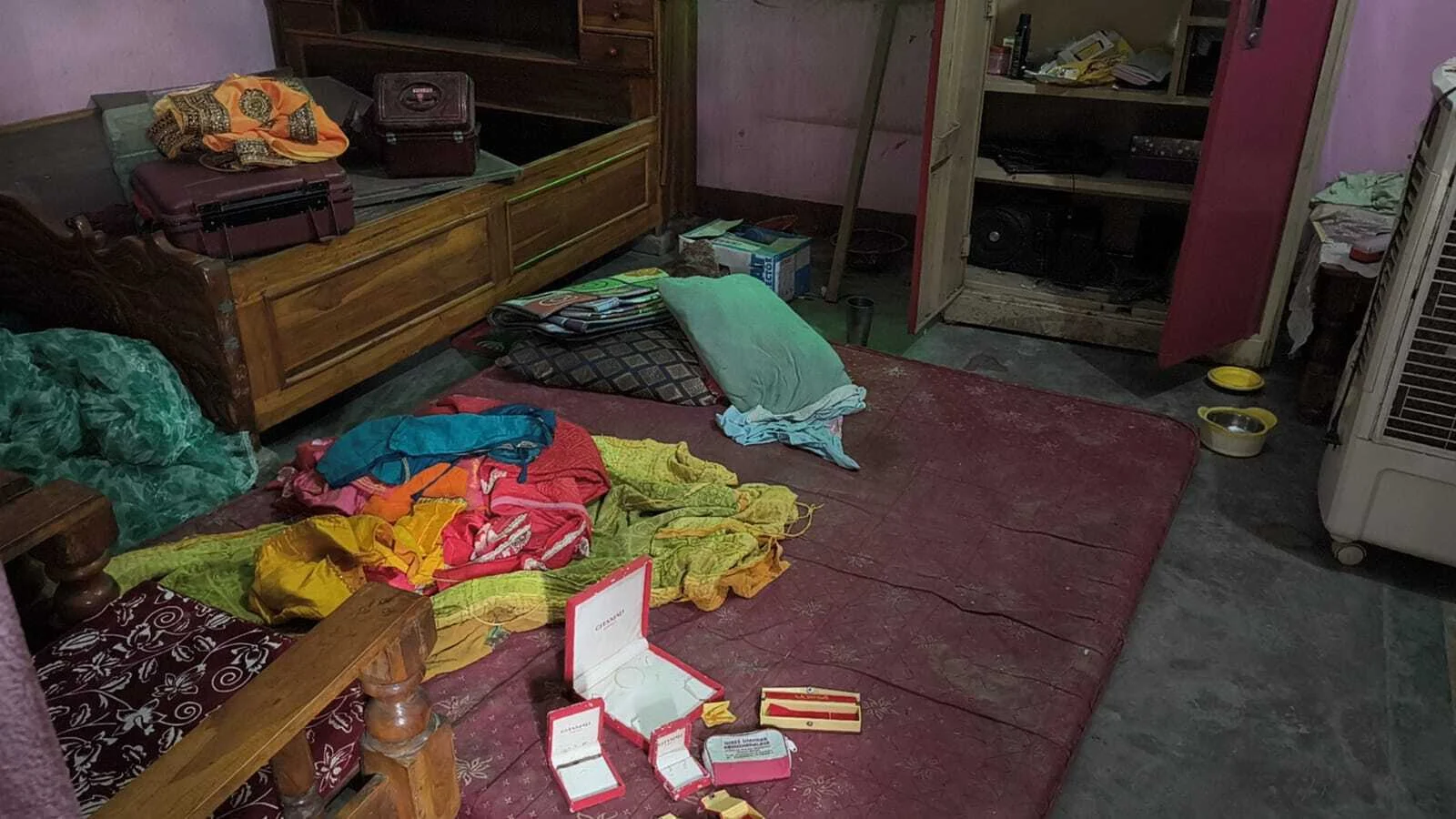 बेगूसराय में चोरी की बड़ी वारदात, घर से लाखों के जेवर-नकदी उड़ा ले गए चोर, पुलिस जांच में जुटी 3