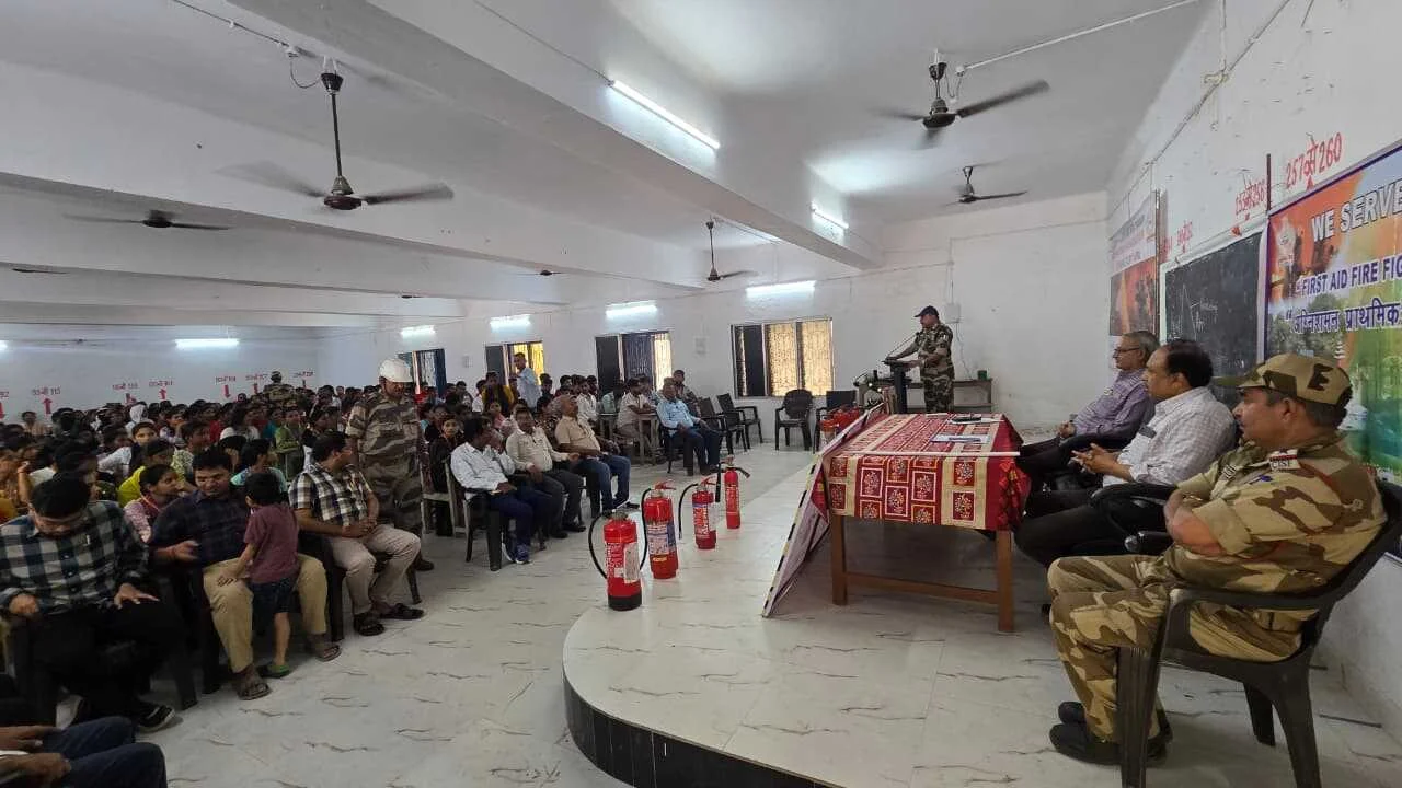 APSM कॉलेज बरौनी में फायर सेफ्टी जागरूकता कार्यक्रम आयोजित 2