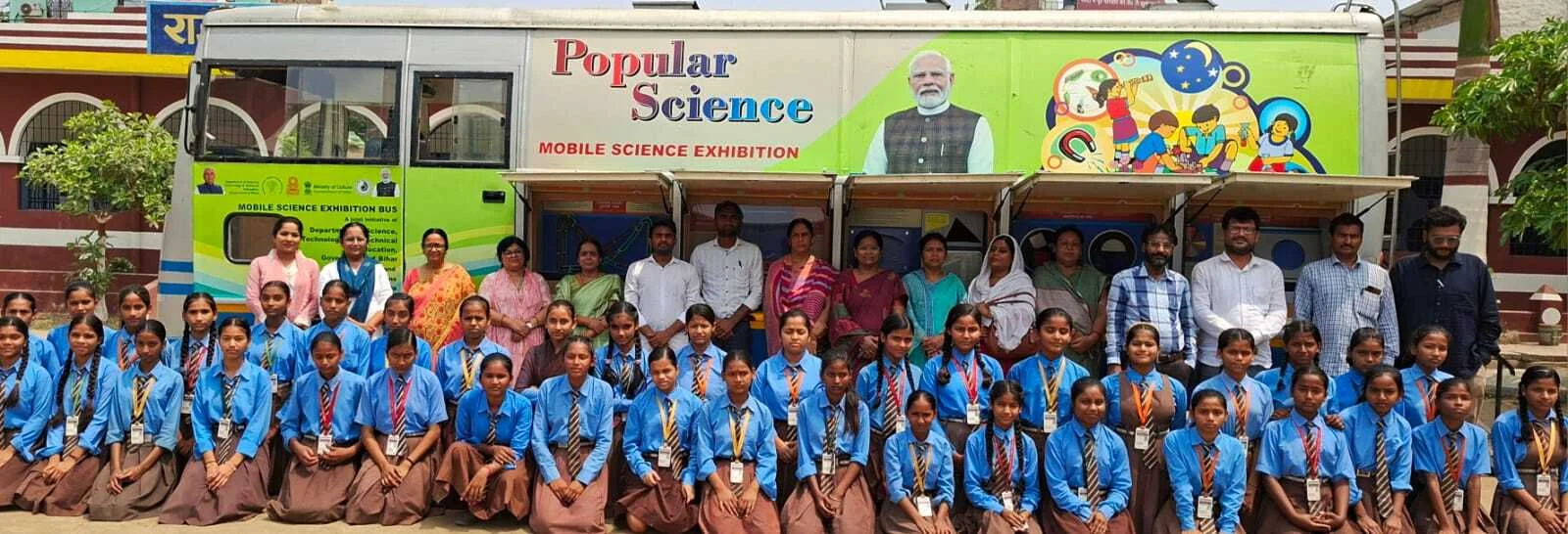 बीहट में भ्रमणशील विज्ञान प्रदर्शनी बस का आगमन, 500 छात्र-छात्राओं ने प्रयोगों के जरिए सीखी विज्ञान की बारीकियां 4