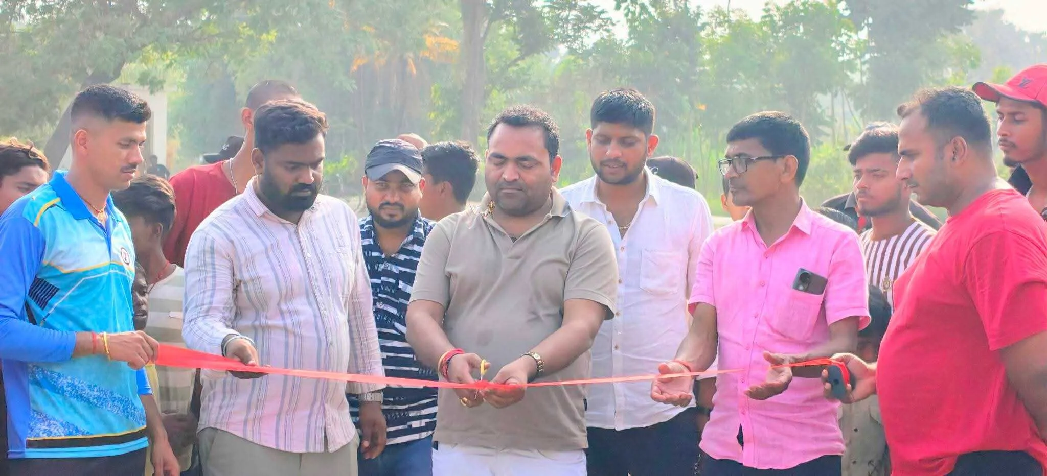 गौरीपुर में क्रिकेट टूर्नामेंट का राष्ट्रपति कुमार ने किया उद्घाटन  10