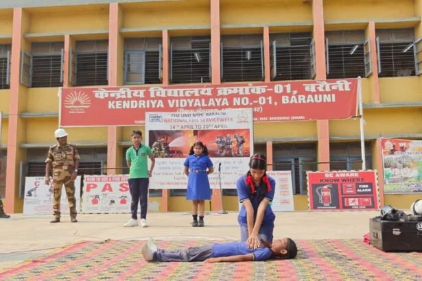 केंद्रीय विद्यालय एचयूआरएल में बरौनी में फायर सेफ्टी जागरूकता कार्यक्रम आयोजित 3
