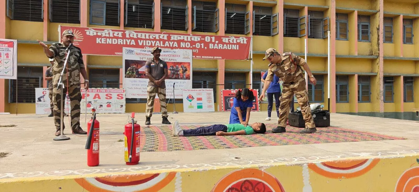 केंद्रीय विद्यालय एचयूआरएल में बरौनी में फायर सेफ्टी जागरूकता कार्यक्रम आयोजित 3