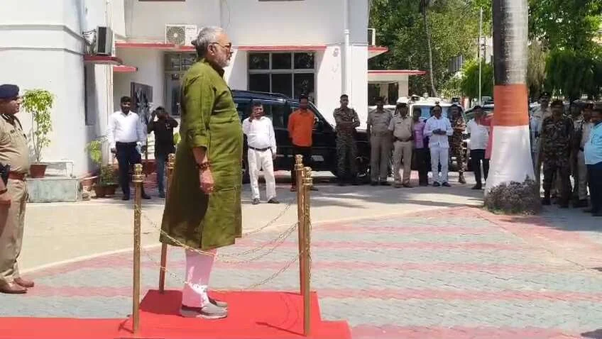 बेगूसराय: दिशा की बैठक में बोले केंद्रीय मंत्री गिरिराज सिंह- 'अनियमितता बर्दाश्त नहीं, अगली बैठक तक धरातल पर दिखेगा काम' 2