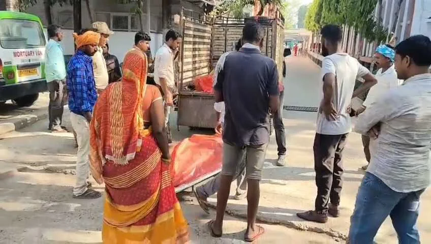 बछवाड़ा के एनएच 28 पर सड़क दुर्घटना में बाइक सवार दो मजदूर ठेकेदारों की मौत, चिरंजीवीपुर गांव के समीप हुआ हादसा 3