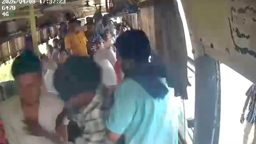 नालंदा में बस कंडक्टर की बेरहमी से पिटाई, 10 रुपए के विवाद में बीच सड़क पर घसीटा, ड्राइवर को भी पीटा; CCTV में बदमाशों की तस्वीर कैद 2