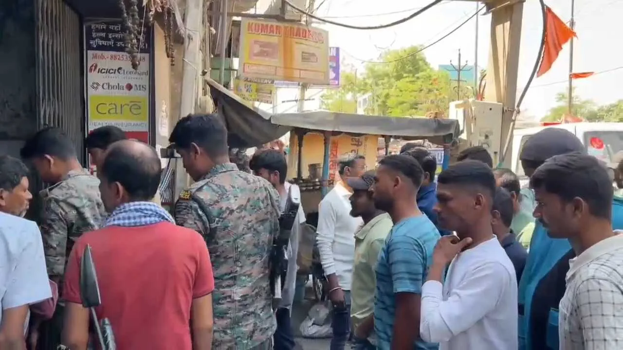 प्रसूति की निजी क्लिनिक में हुई मौत, परिजनों ने लगाया डॉक्टर पर लापरवाही का आरोप लगाकर  क्लिनिक में किया हंगामा 2