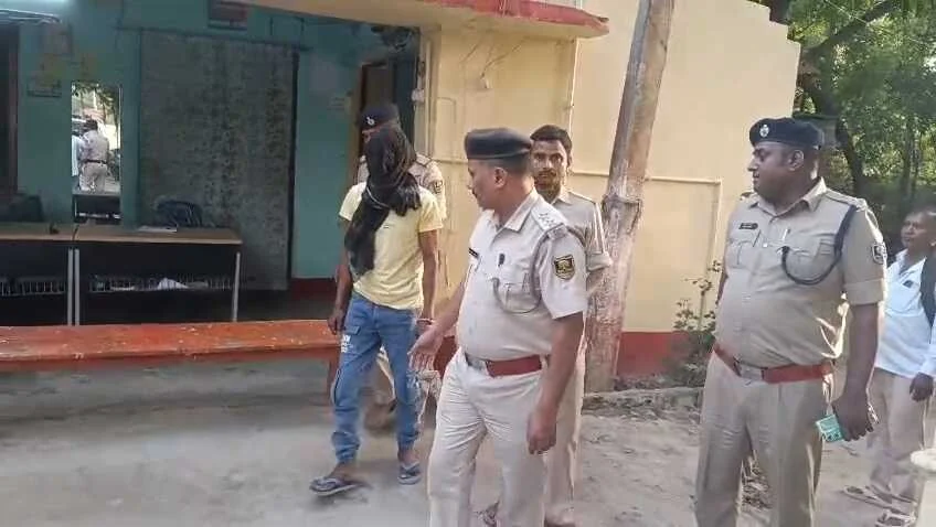 बेगूसरा में बिरजू हत्याकांड का खुलासा, मुख्य आरोपी हथियार के साथ गिरफ्तार; वर्चस्व और पुरानी रंजिश में हुई थी हत्या 3