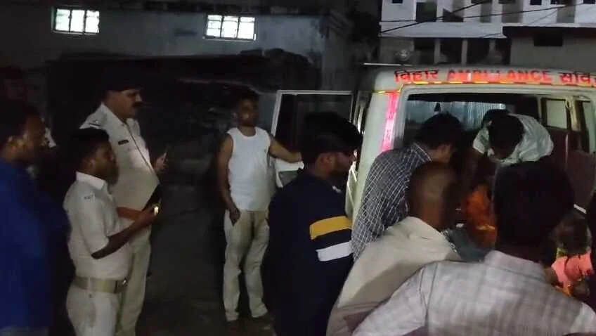 समस्तीपुर में भीषण सड़क हादसा: रिलायंस ज्वैलर्स के पास अज्ञात वाहन ने बाइक सवार छात्र को कुचला, मौके पर ही मौत 3