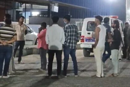 समस्तीपुर में भीषण सड़क हादसा: रिलायंस ज्वैलर्स के पास अज्ञात वाहन ने बाइक सवार छात्र को कुचला, मौके पर ही मौत 29