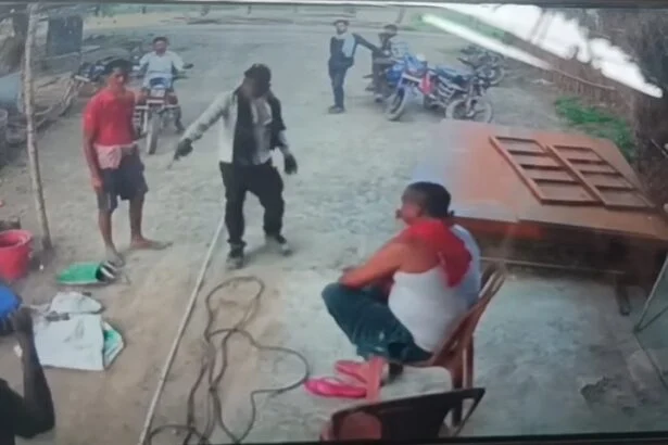 बेगूसराय में दिनदहाड़े फायरिंग, चोरी का विरोध करने पर दुकानदार पर तानी बंदूक, वीडियो वायरल, पुलिस जांच में जुटी 3