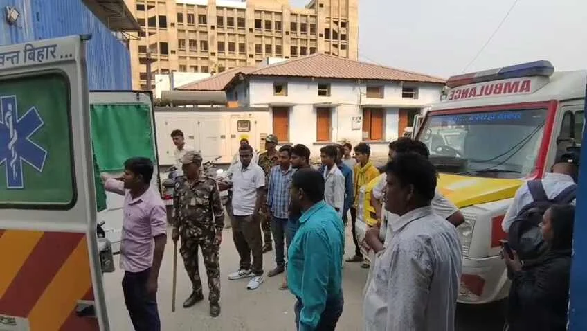 समस्तीपुर में भीषण सड़क हादसा, बाइक ऑटो में सीधी टक्कर, महिला सहित 6 लोग गंभीर रूप से घायल, डीएमसीएच रेफर 2