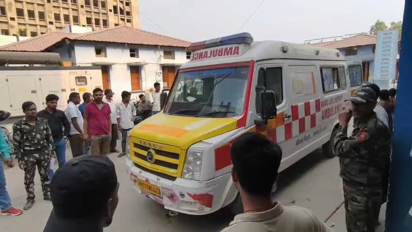 समस्तीपुर में भीषण सड़क हादसा, बाइक ऑटो में सीधी टक्कर, महिला सहित 6 लोग गंभीर रूप से घायल, डीएमसीएच रेफर 3