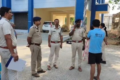 नालंदा: कमरे से मां-बेटी का शव बरामद, गला दबाकर हत्या का आरोप, पति हिरासत में, संपत्ति विवाद में हत्या का आरोप  51