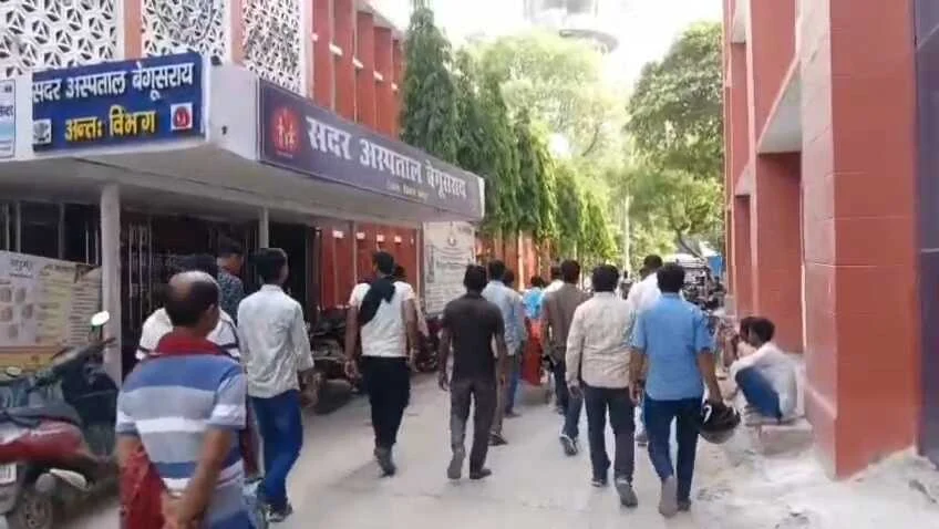 बेगूसराय में तेज रफ्तार ट्रक ने बाइक सवार टेक्नीशियन को रौंदा, मौके पर ही दर्दनाक मौत 3