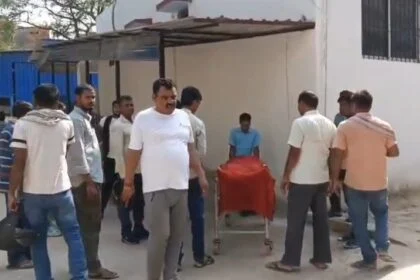 बेगूसराय में तेज रफ्तार ट्रक ने बाइक सवार टेक्नीशियन को रौंदा, मौके पर ही दर्दनाक मौत 4