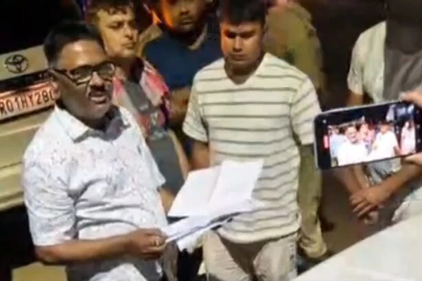 नालंदा: राजगीर थाना में पदस्थापित प्रशिक्षु दरोगा देवकांत कुमार चढ़ा निगरानी के हत्थे,बाजार में 90 हजार घुस लेते निगरानी ने दबोचा, थाना में मचा हड़कंप 1