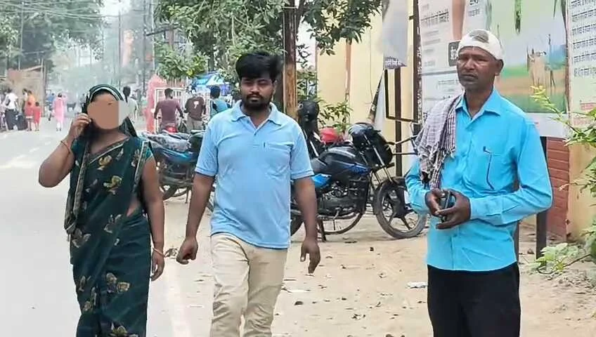 फेसबुक पर प्यार, फिर खौफनाक वार: बेगूसराय में विवाहिता को प्रेमी ने बनाया बंधक, लूटपाट के बाद दी जान से मारने की धमकी। 2