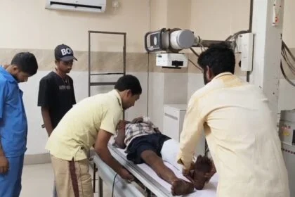 नालंदा: शादी समारोह के दौरान गाड़ी हटाने के  विवाद में दो पक्षों हुई मारपीट और गोलीबारी, गोलीबारी के दौरान अधेड़ को गोली लगने से घायल 51