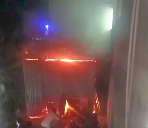 बेगूसराय के चेरिया बरियारपुर में आग का तांडव, लाखों की संपत्ति जलकर राख 5