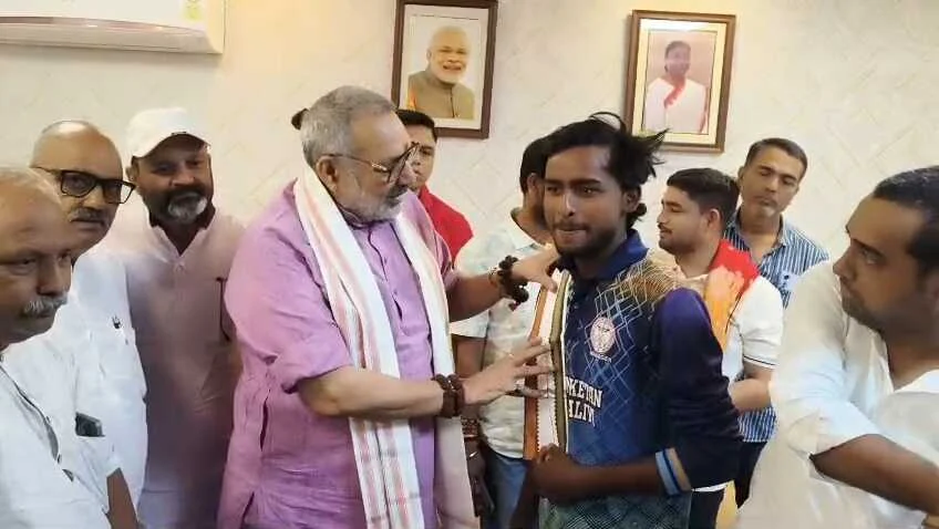 रणधीर वर्मा अंडर-19 ट्रॉफी पर बेगूसराय का कब्जा, केंद्रीय मंत्री गिरिराज सिंह ने खिलाड़ियों को किया सम्मानित 3