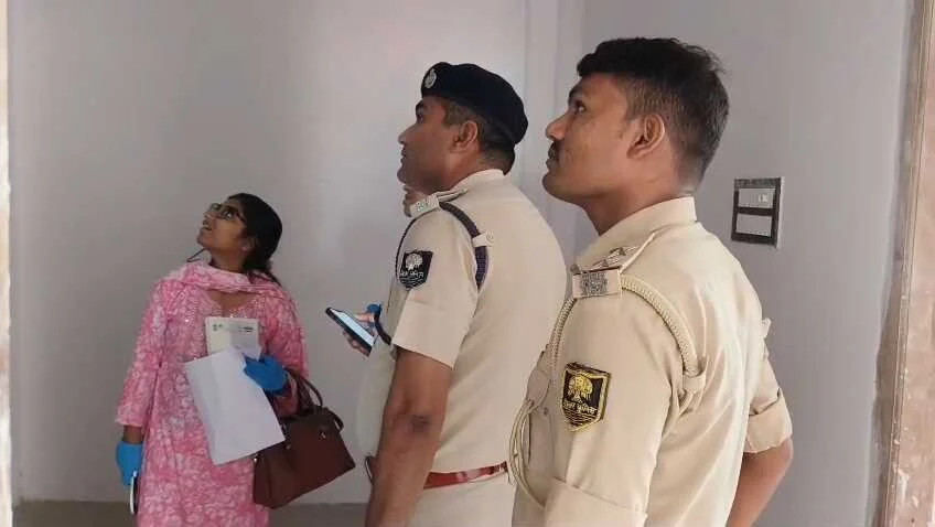 नालंदा: छह की संख्या में डकैतों ने जमकर मचाया उत्पात, घर में अकेली युवती के साथ किया मारपीट, हाथ पाव बांधकर किया बाथरूम में बंद,लगभग साढ़े पांच लाख की हुई डकैती 3