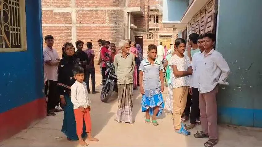 नालंदा: छह की संख्या में डकैतों ने जमकर मचाया उत्पात, घर में अकेली युवती के साथ किया मारपीट, हाथ पाव बांधकर किया बाथरूम में बंद,लगभग साढ़े पांच लाख की हुई डकैती 4