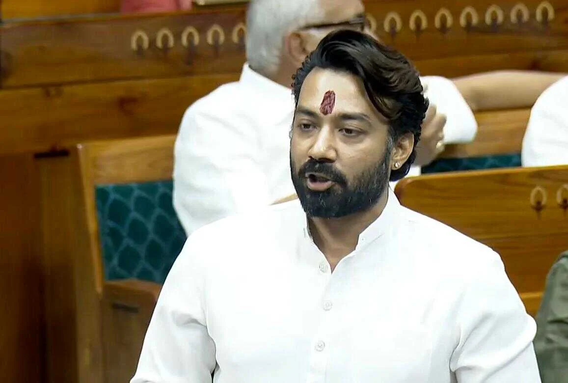 खगड़िया: लोकसभा में पेश किए गए जनविश्वास बिल का सांसद राजेश वर्मा ने किया समर्थन, किसानों, युवाओं और व्यापारियों के लिए फायदों को गिनाया 2