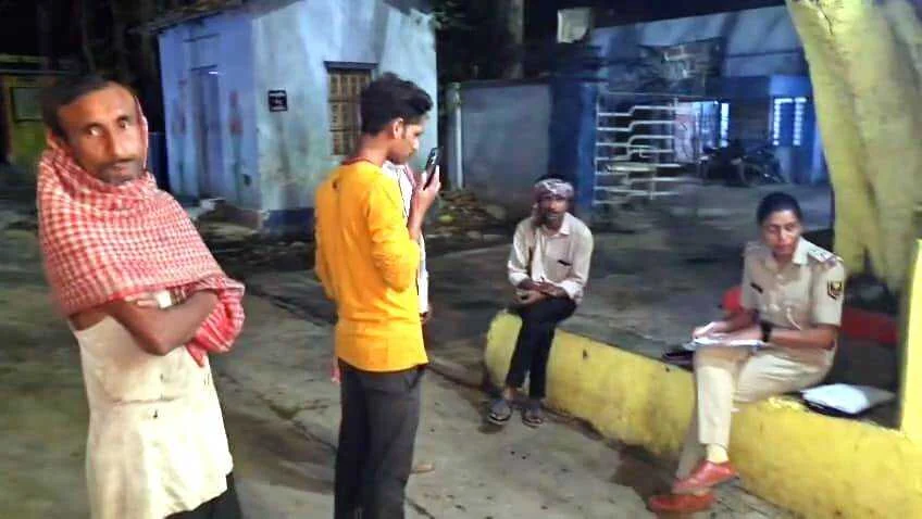 बेगूसराय में युवक की लाठी-डंडों से पीटकर हत्या, पहचान मिटाने के लिए चेहरे पर डाला तेजाब 2